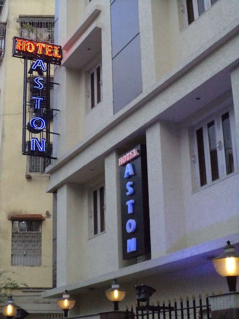 Hotel Aston Calcutta Exteriör bild